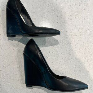 Gracerful Ladies Black Pointed-Toe Wedges – Size 13W – 5” Heel